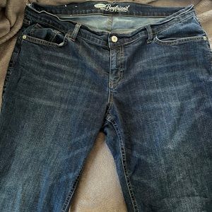 Women’s boyfriend cut old navy blue jeans